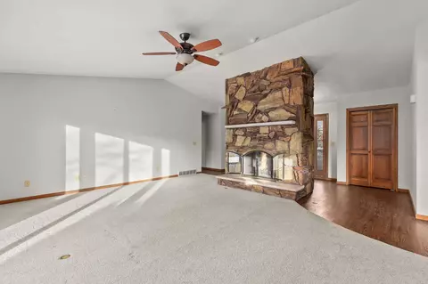2405 W Roselawn Dr, Appleton, WI 54914 photo 14