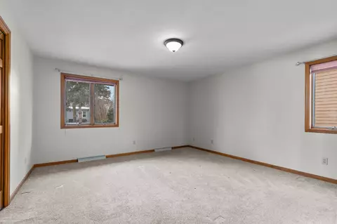 2405 W Roselawn Dr, Appleton, WI 54914 photo 32