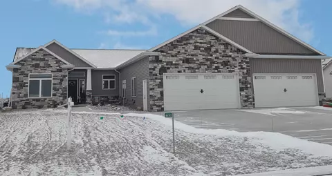 W6965 Crestfield Way, Greenville, WI 54942