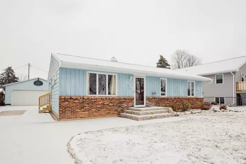 916 Louise St, Neenah, WI 54956