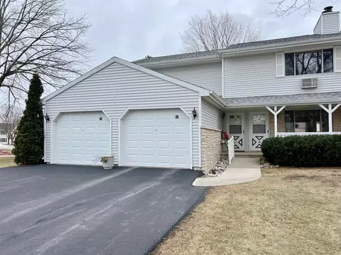 79 University Dr, Fond Du Lac, WI 54935
