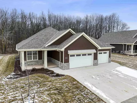 2624 Canvasback Dr, Menasha, WI 54952