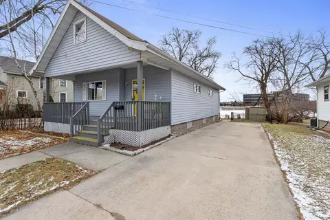 316 W North Water St, Neenah, WI 54956