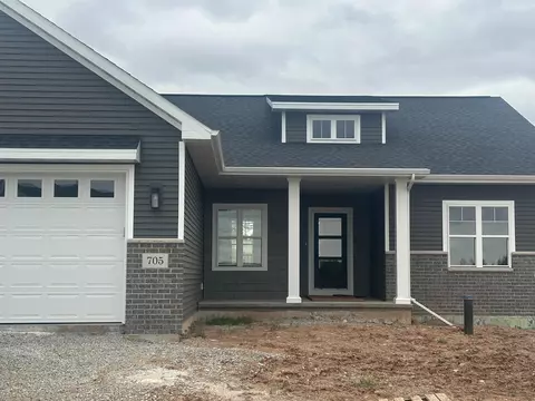 705 Wildwind Dr, Hortonville, WI 54944