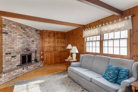 Living - 1701 S Douglas St, Appleton, WI 54914 photo 3 of 4
