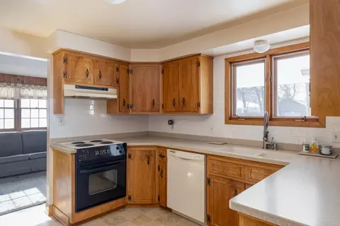Kitchen - 1701 S Douglas St, Appleton, WI 54914 photo 2 of 3