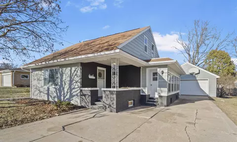 616 W 9th St, Kaukauna, WI 54130