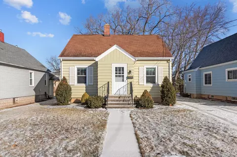 904 9th St, Green Bay, WI 54304