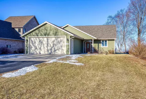 2635 E Shore Dr, Green Bay, WI 54302