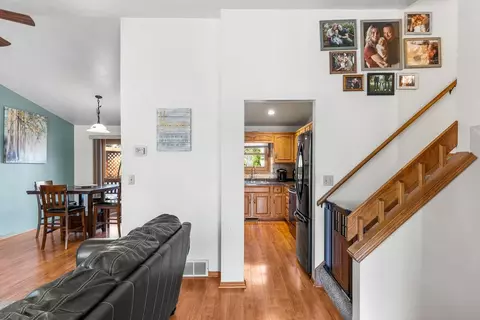 3308 S Kernan Ave, Appleton, WI 54915 photo 6