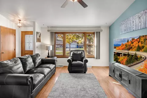 3308 S Kernan Ave, Appleton, WI 54915 photo 8