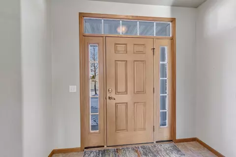 Entry Way - 4317 E Appleseed Dr, Appleton, WI 54913 photo 2 of 2