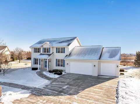 Exterior - 4317 E Appleseed Dr, Appleton, WI 54913 photo 7 of 8