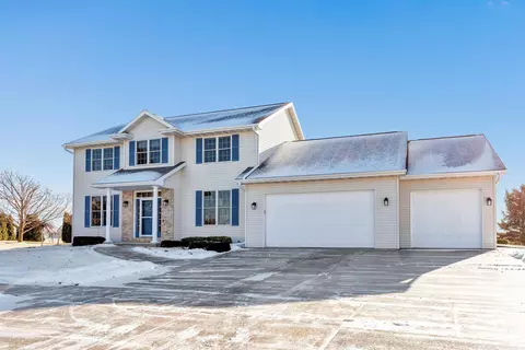 Exterior - 4317 E Appleseed Dr, Appleton, WI 54913 photo 6 of 8