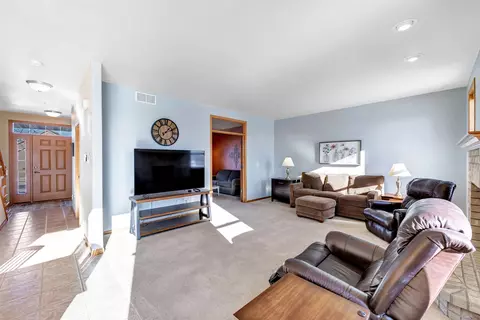 Living - 4317 E Appleseed Dr, Appleton, WI 54913 photo 5 of 5