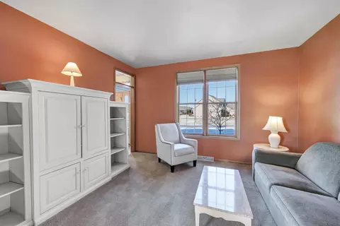 Living - 4317 E Appleseed Dr, Appleton, WI 54913 photo 2 of 5