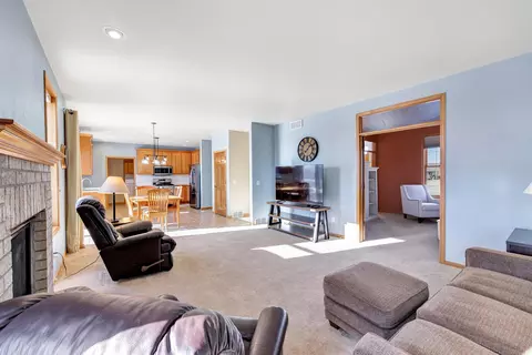 Living - 4317 E Appleseed Dr, Appleton, WI 54913 photo 4 of 5