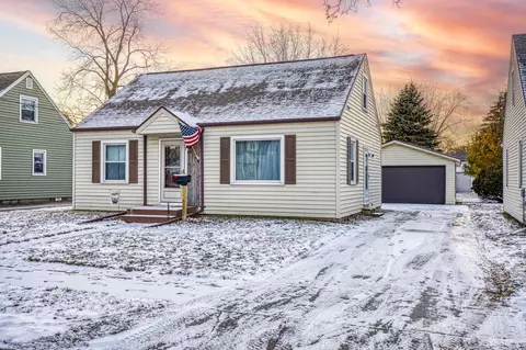 121 S Lee St, Appleton, WI 54915