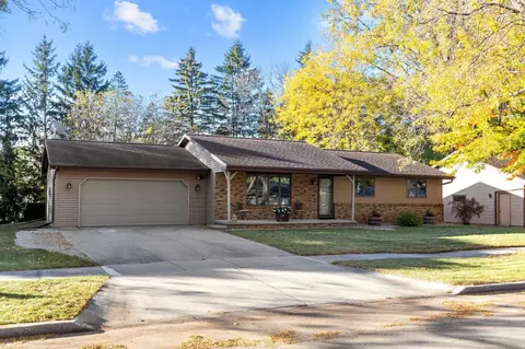223 E Meadow Grove Blvd, Appleton, WI 54915 photo 2