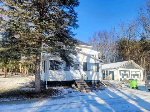 n4672 Church Street, New London, WI 54961