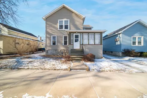 1417 Oregon St, Oshkosh, WI 54904