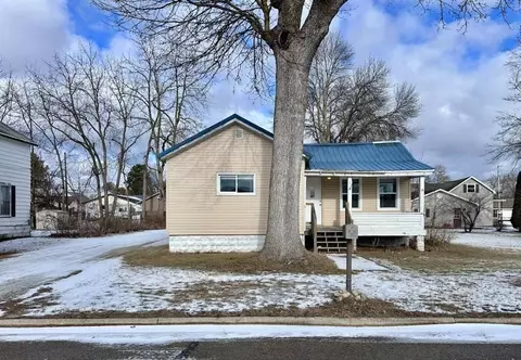 145 Bridge St, Oconto, WI 54153