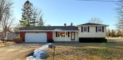 1196 Loretta Ave, Menasha, WI 54952