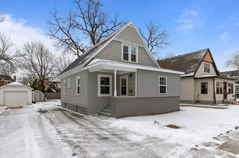 213 W Quincy St, New London, WI 54961