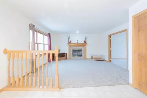 Living - 5356 Pleasant Way, Appleton, WI 54913 photo 9 of 9