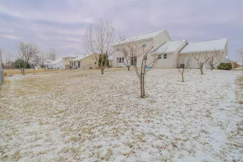 Exterior - 5356 Pleasant Way, Appleton, WI 54913 photo 2 of 3