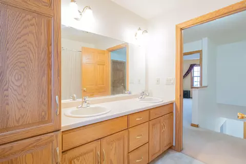 Bath - 5356 Pleasant Way, Appleton, WI 54913 photo 6 of 7