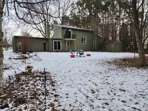 Exterior - 5001 N Lynndale Dr, Appleton, WI 54913 photo 2 of 3