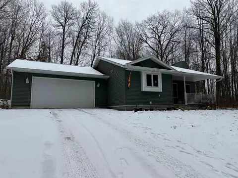 w10453 Island Lake Lane, Gresham, WI 54128
