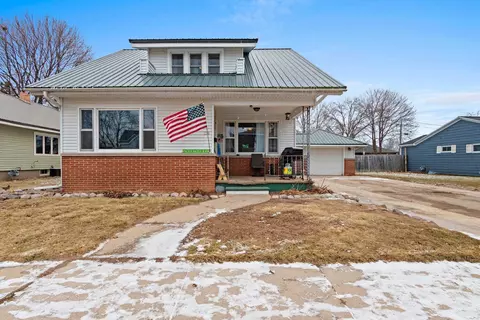128 N Washington St, Oconto Falls, WI 54154