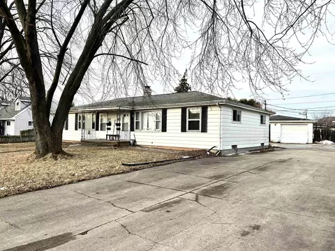 115 Wright Ave, Neenah, WI 54956