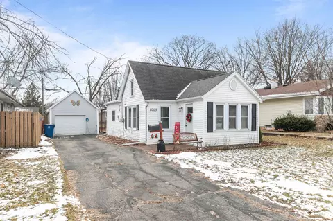 1005 Coolidge Ave, Oshkosh, WI 54902