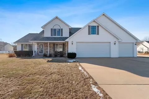 3484 Glen Abbey Dr, Green Bay, WI 54311