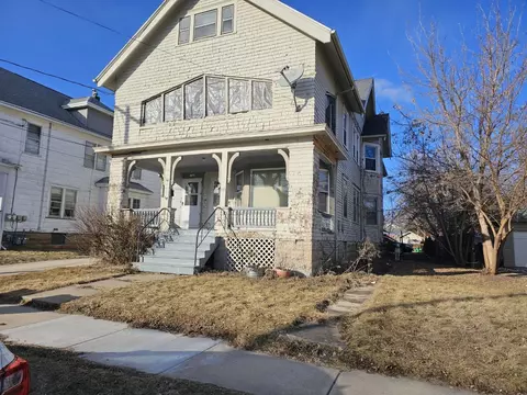 126 W 12th Ave, Oshkosh, WI 54902