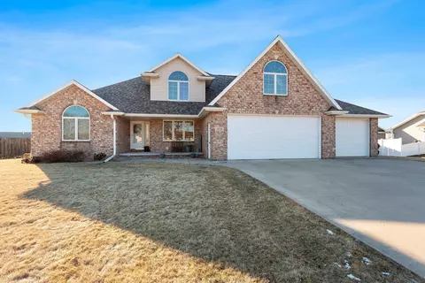 1573 Red Maple Rd, De Pere, WI 54115