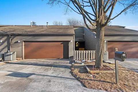 33 Webster Heights Dr, Green Bay, WI 54301