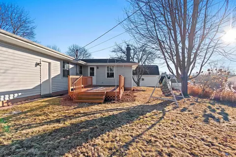 Exterior - 1621 N Douglas St, Appleton, WI 54914 photo 2 of 6