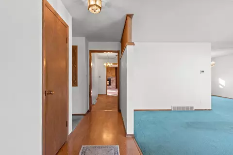 Entry Way - 1621 N Douglas St, Appleton, WI 54914 photo 1 of 2