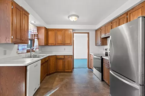 Kitchen - 1621 N Douglas St, Appleton, WI 54914 photo 2 of 3