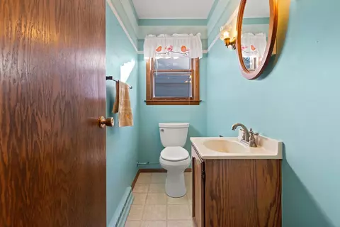 Bath - 1621 N Douglas St, Appleton, WI 54914 photo 3 of 3