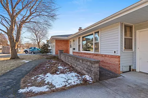 Exterior - 1621 N Douglas St, Appleton, WI 54914 photo 6 of 6