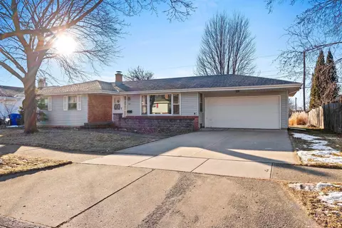 1621 N Douglas St, Appleton, WI 54914