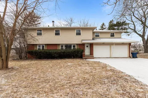 308 Borenz Ct, Menasha, WI 54952