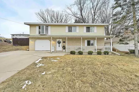 323 Washington St, Wrightstown, WI 54180