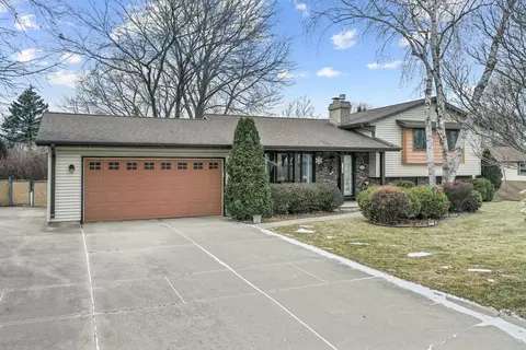 599 Masters Ln, Green Bay, WI 54311