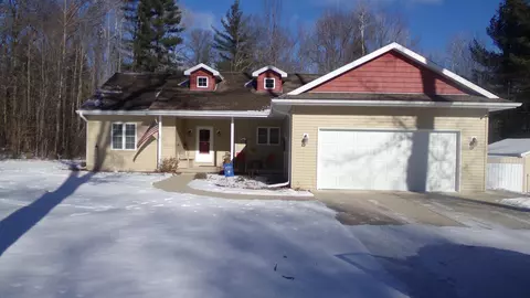 11664 Martha Ln, Crivitz, WI 54114
